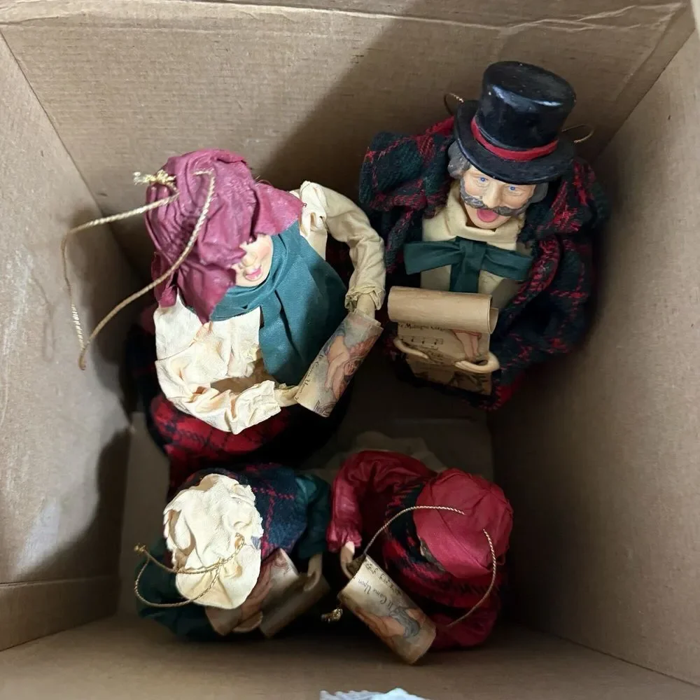Vintage‎ SANTA'S WORLD Kurt Adler CAROLER FAMILY Paper Mache Dolls Christmas